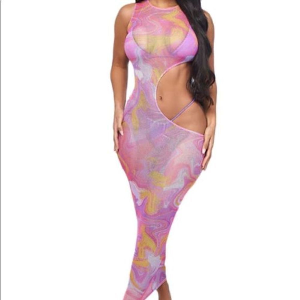 Pink marble‎ print, coverup dress featuring a side cut out.
